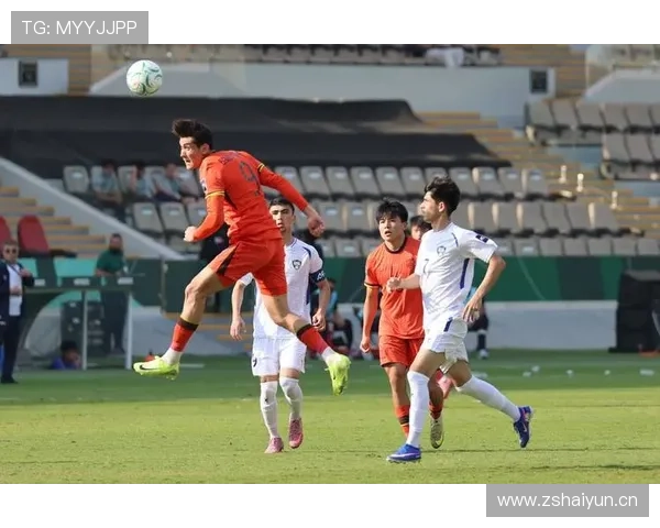 暴力行为在足球判罚中如何界定与区别红黄色牌标准？